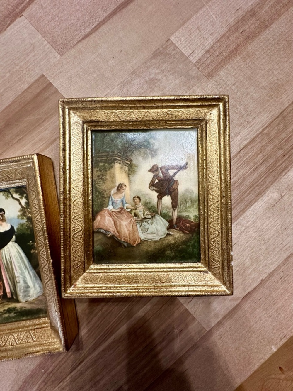 Pair of Italian Wall Art Ornate Gold Frames - Picture 7 of 7